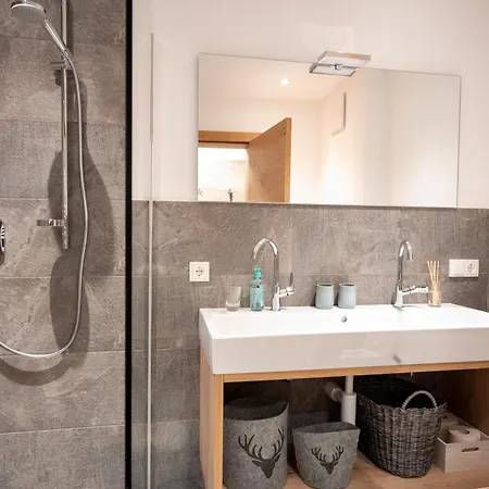 First In Mountain By We Rent * Kaprun