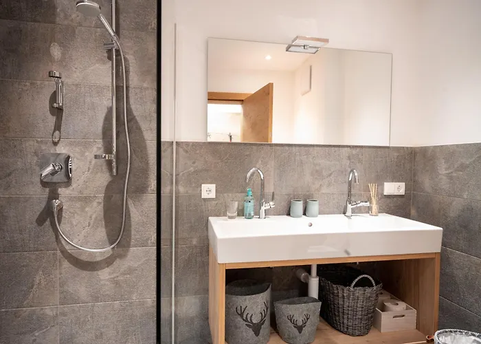 First In Mountain By We Rent * Kaprun